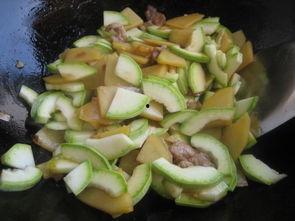 吃角瓜治病,天然良药,养生治病两不误