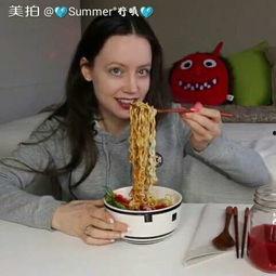 异瞳女吃蜜瓜,一场视觉与味觉的奇妙邂逅