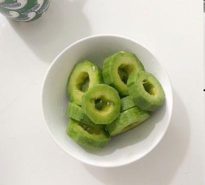 吃羊角蜜瓜的文案,羊角蜜瓜的甜蜜诱惑