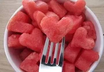 孕妇梦见吃坏了的瓜,瓜果之梦预示着什么？